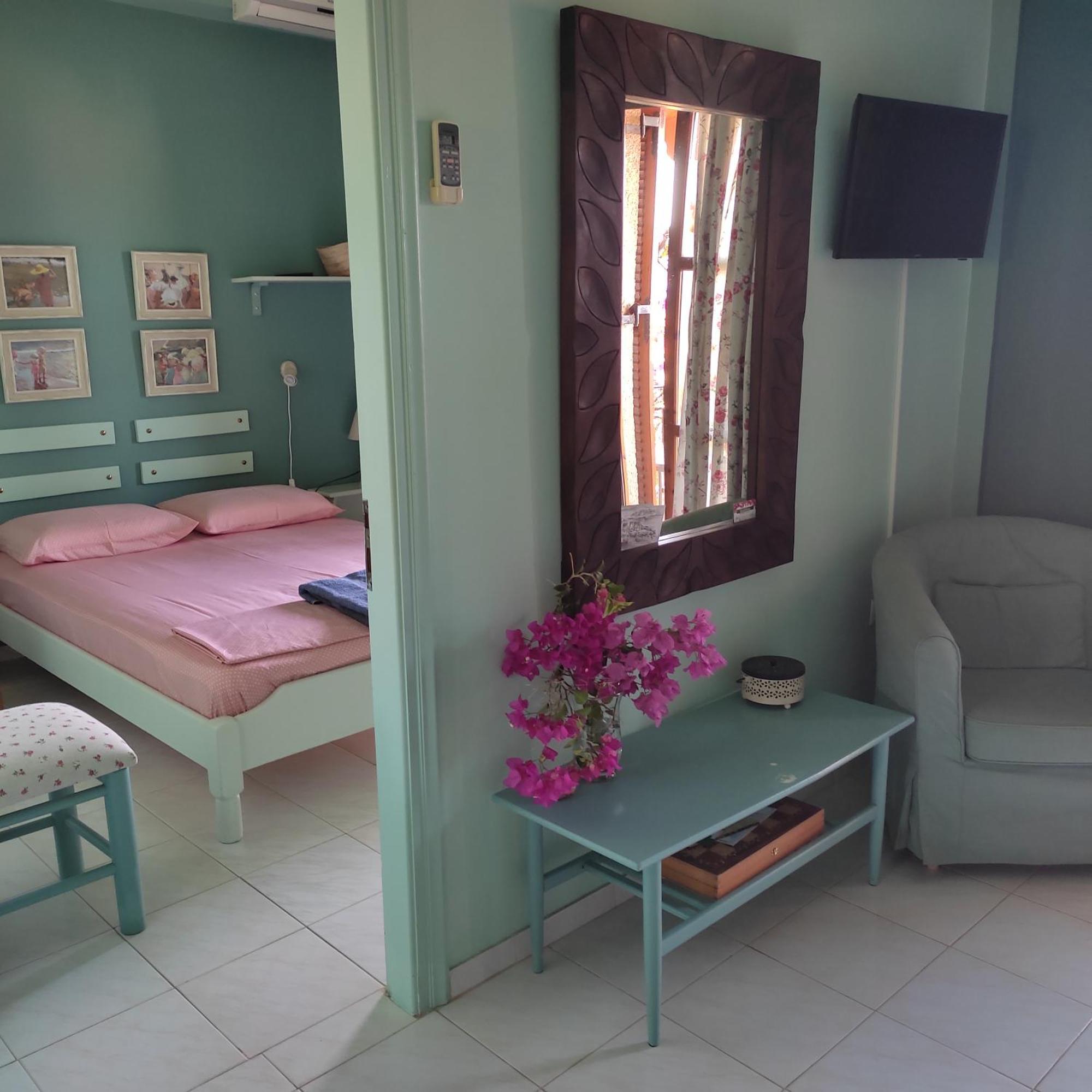 Iliolithos Rooms Kardhamili Ngoại thất bức ảnh